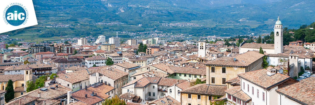 vista dei tetti delle case di Rovereto